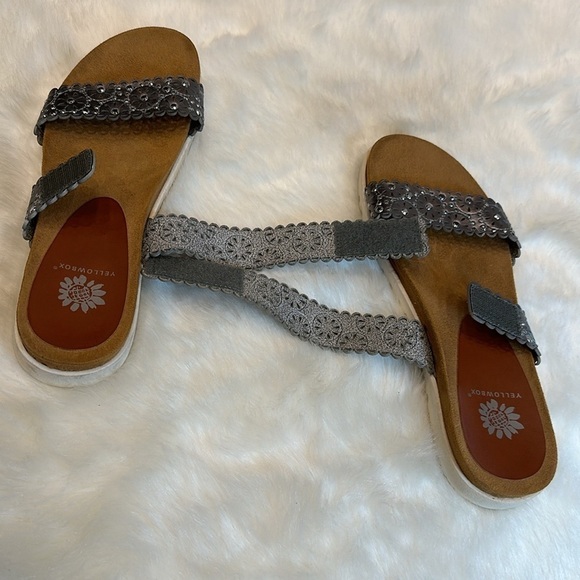 Yellow box gray with bling adjustable back strap size 9M - Picture 7 of 9